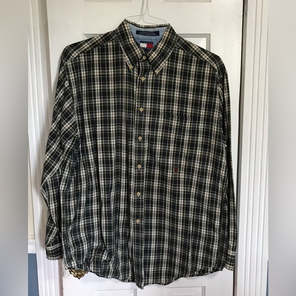 Size L Classic Tommy Hilfiger Button Down Shirt! Green & Navy Plaid